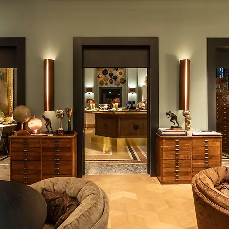 Radisson Collection Hotel, Palazzo Touring Club 5* Milano