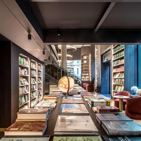Radisson Collection Hotel, Palazzo Touring Club