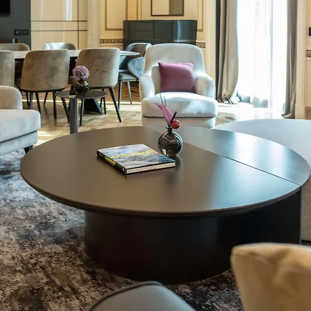Radisson Collection Hotel, Palazzo Touring Club 밀라노