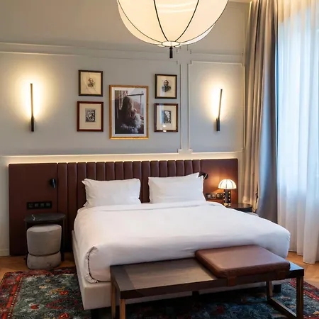 Radisson Collection Hotel, Palazzo Touring Club